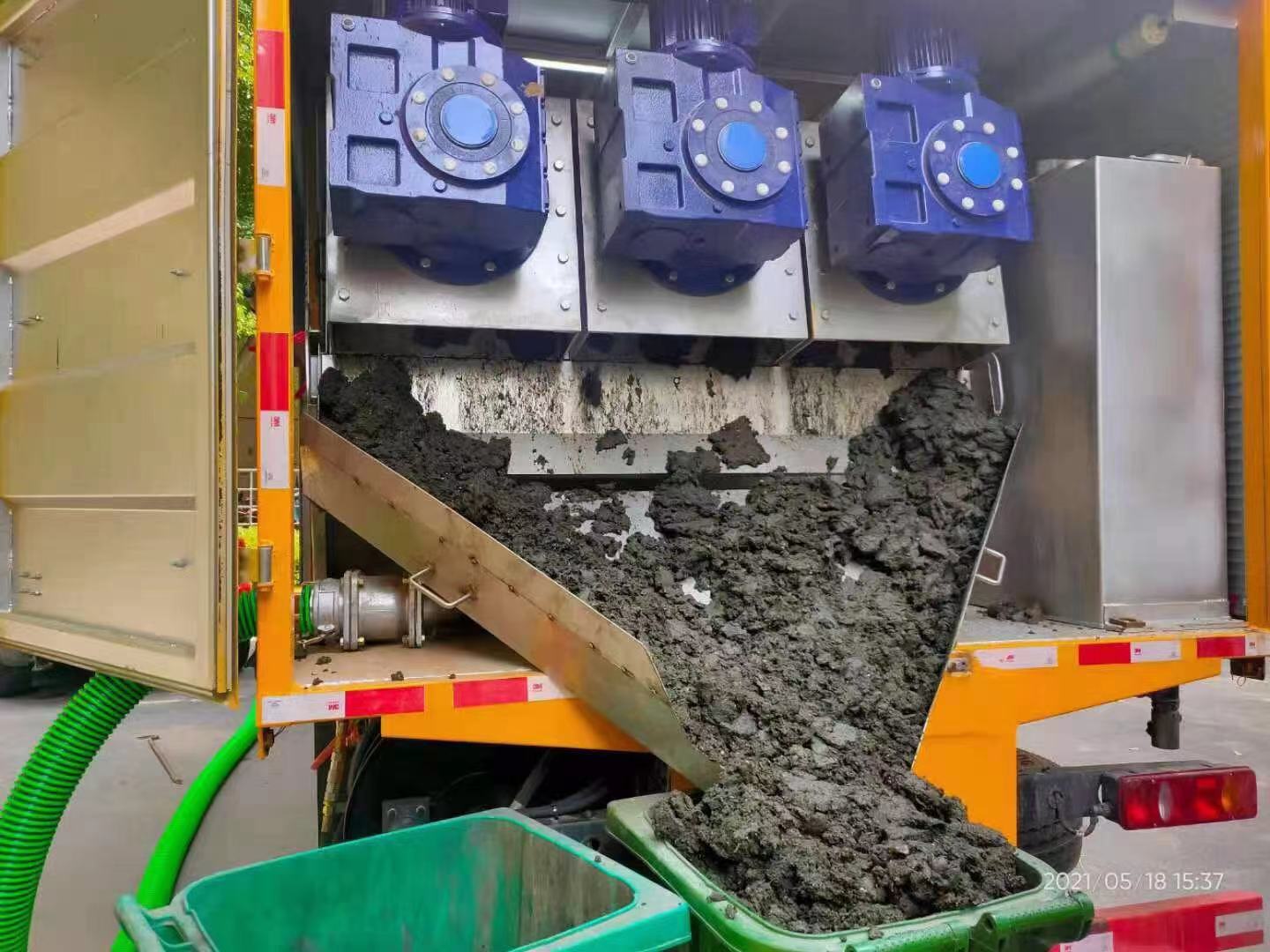 海勃湾化粪池清掏城市维护站-泥浆净化干湿分离处理